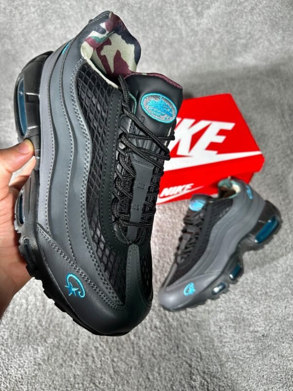 Nike 95 x Corteiz