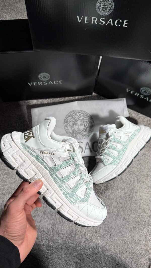 Zapatillas Versace Blancas y Verdes – Modelo 2024 - Imagen 3