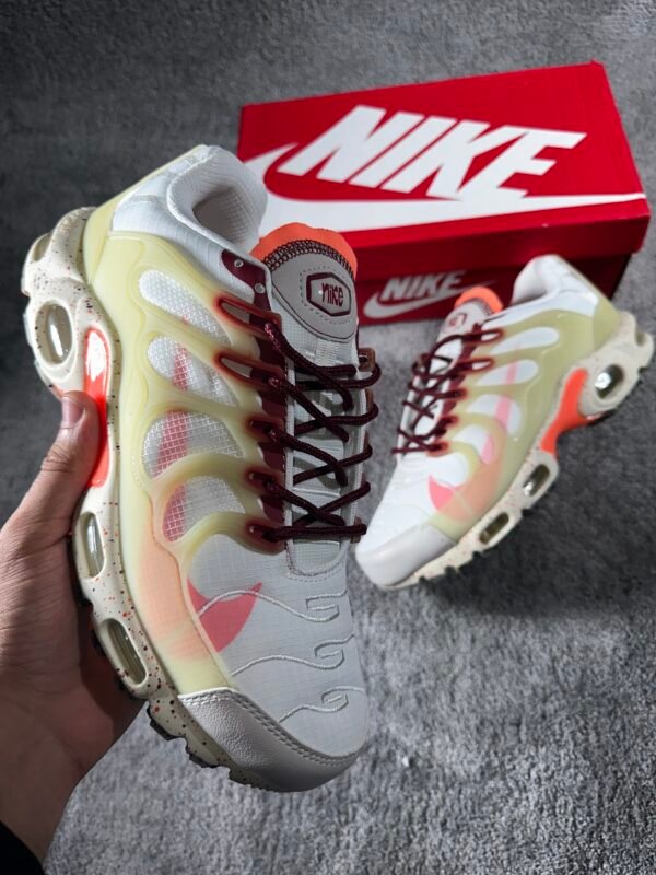 Nike Terrascape Blancas y Beige