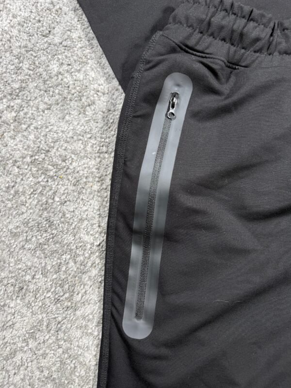 Conjunto Corto Nike tech Todo Negro - Imagen 2