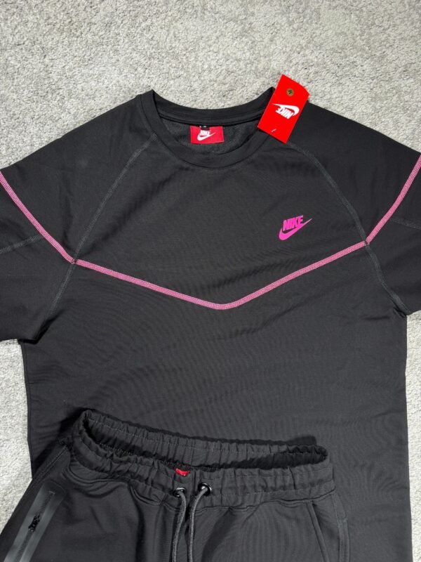 Conjunto Corto Nike tech Negro y Rosa - Imagen 2