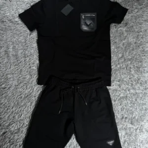 Conjunto corto Prada