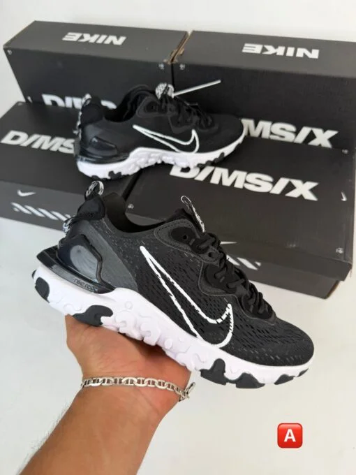 Nike React